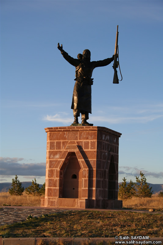 Nene Hatun Anıtı Fotoğrafı (Erzurum)