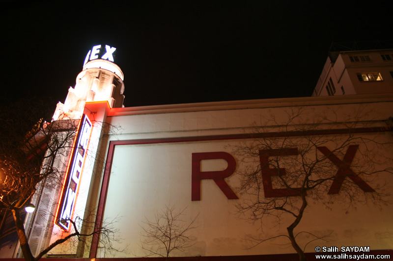 Tarihi Rex Sineması Fotoğraf Galerisi (Gece) (Paris, Fransa)