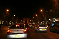 Şanzelize Caddesi (Avenue des Champs-Élysées) ve Zafer Takı (Arc de Triomphe) Fotoğraf Galerisi 1 (Gece) (Paris, Fransa)