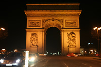 Şanzelize Caddesi (Avenue des Champs-Élysées) ve Zafer Takı (Arc de Triomphe) Fotoğraf Galerisi 2 (Gece) (Paris, Fransa)