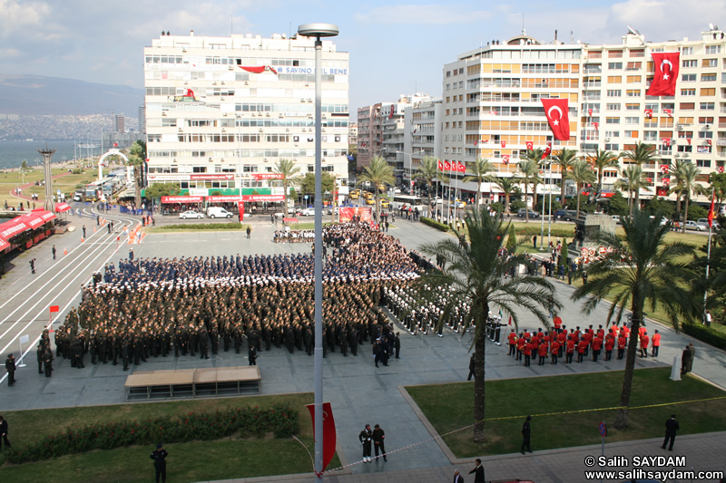 Cumhuriyet Bayramı Bayrak Töreni Fotoğraf Galerisi (İzmir)