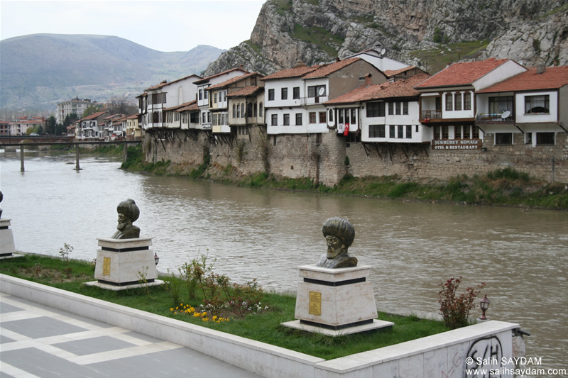 Old Amasya Houses and Yesilirmak (Greenriver) Photo Gallery (Amasya)