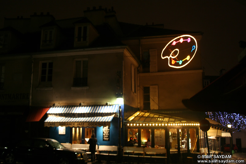 The Place du Tertre at Montmartre Photo Gallery 2 (At Night) (Paris, France)