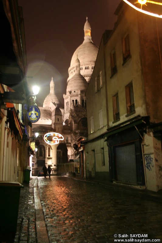 The Place du Tertre at Montmartre Photo Gallery 3 (At Night) (Paris, France)