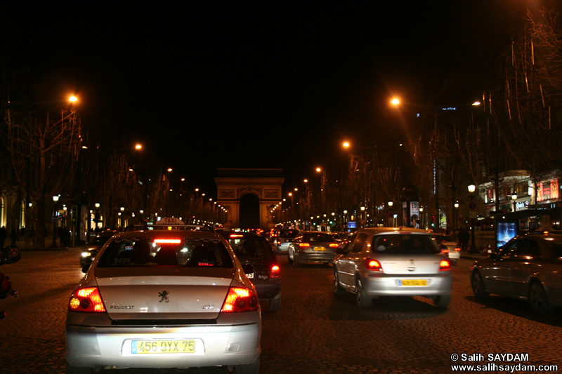 The Avenue des Champs-Élysées and The Arc de Triomphe Photo Gallery 1 (At Night) (Paris, France)