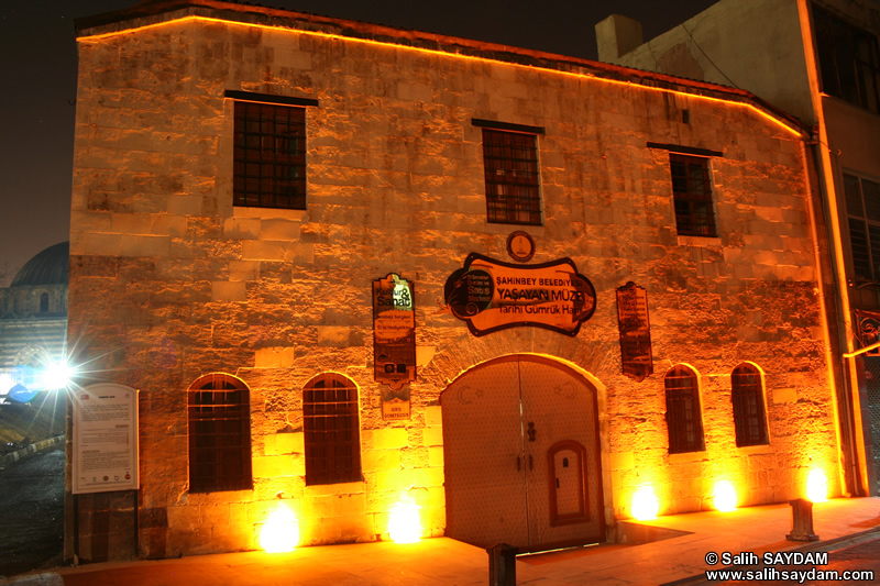 Historical Custom Caravanserai (Tarihi Gmrk Han) Photo Gallery (At Night) (Gaziantep)