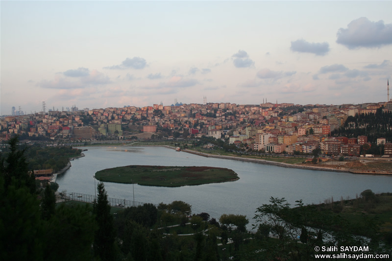 Istanbul Sightings from Hill of Pierre Lotti Photo Gallery 4 (Istanbul)